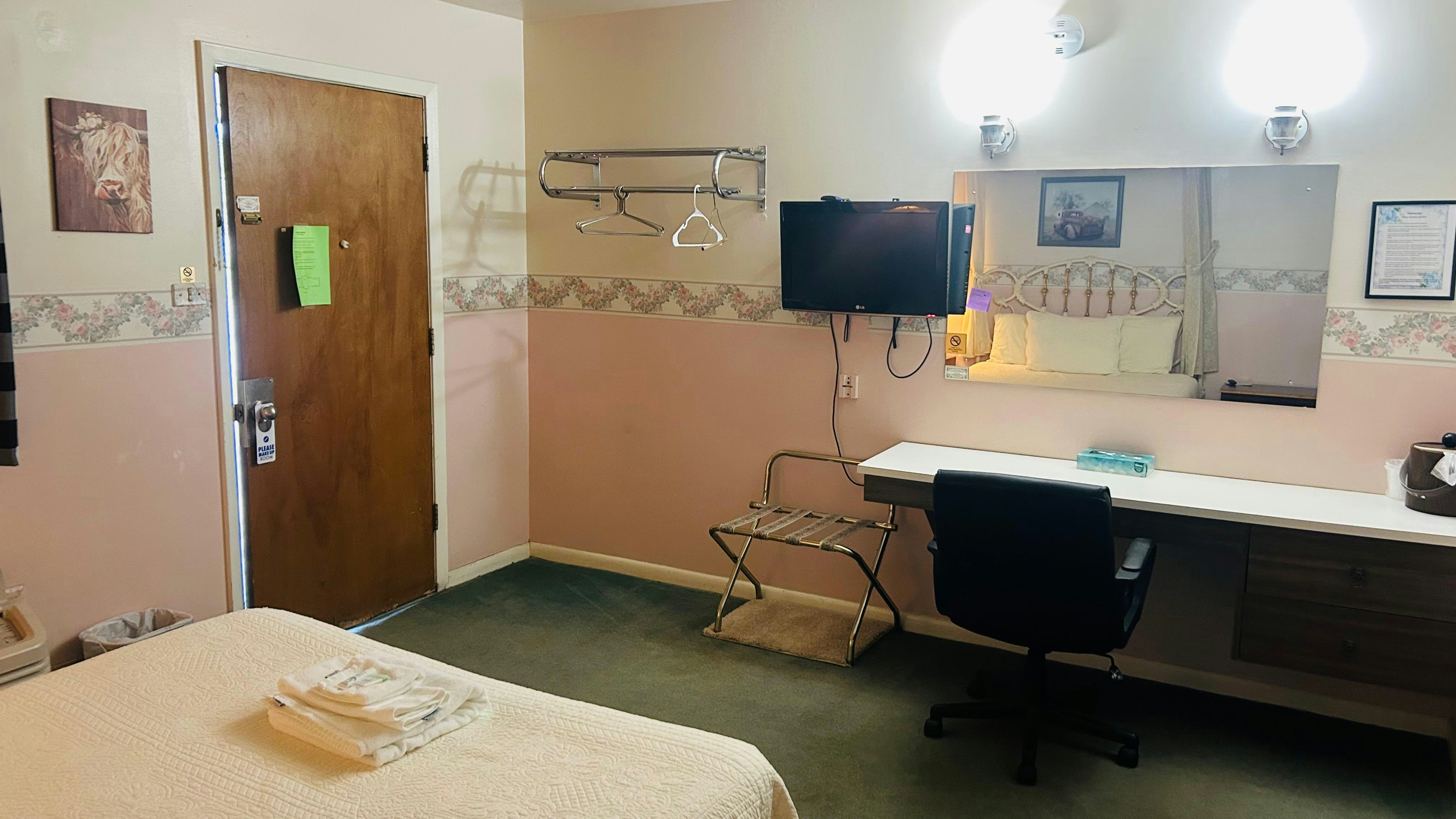 Victorian Inn Motel & Suites 32/48