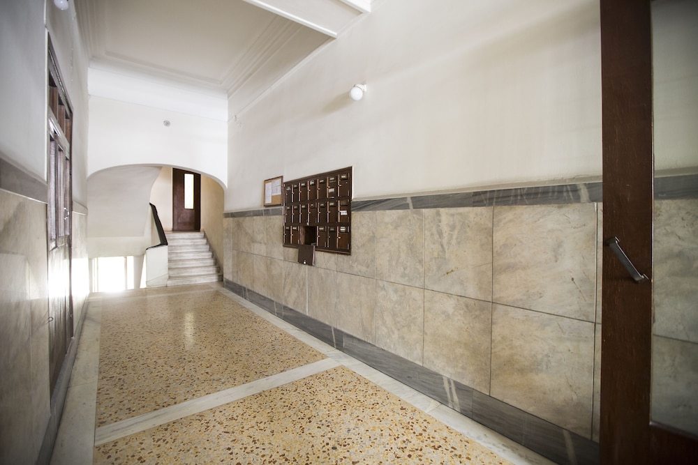 Attractive Flat Near Acropolis Museum 5/35