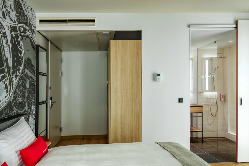 IntercityHotel Amsterdam Airport 23/60
