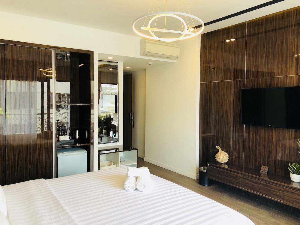 Royal Dragon Boutique Hotel 44/59