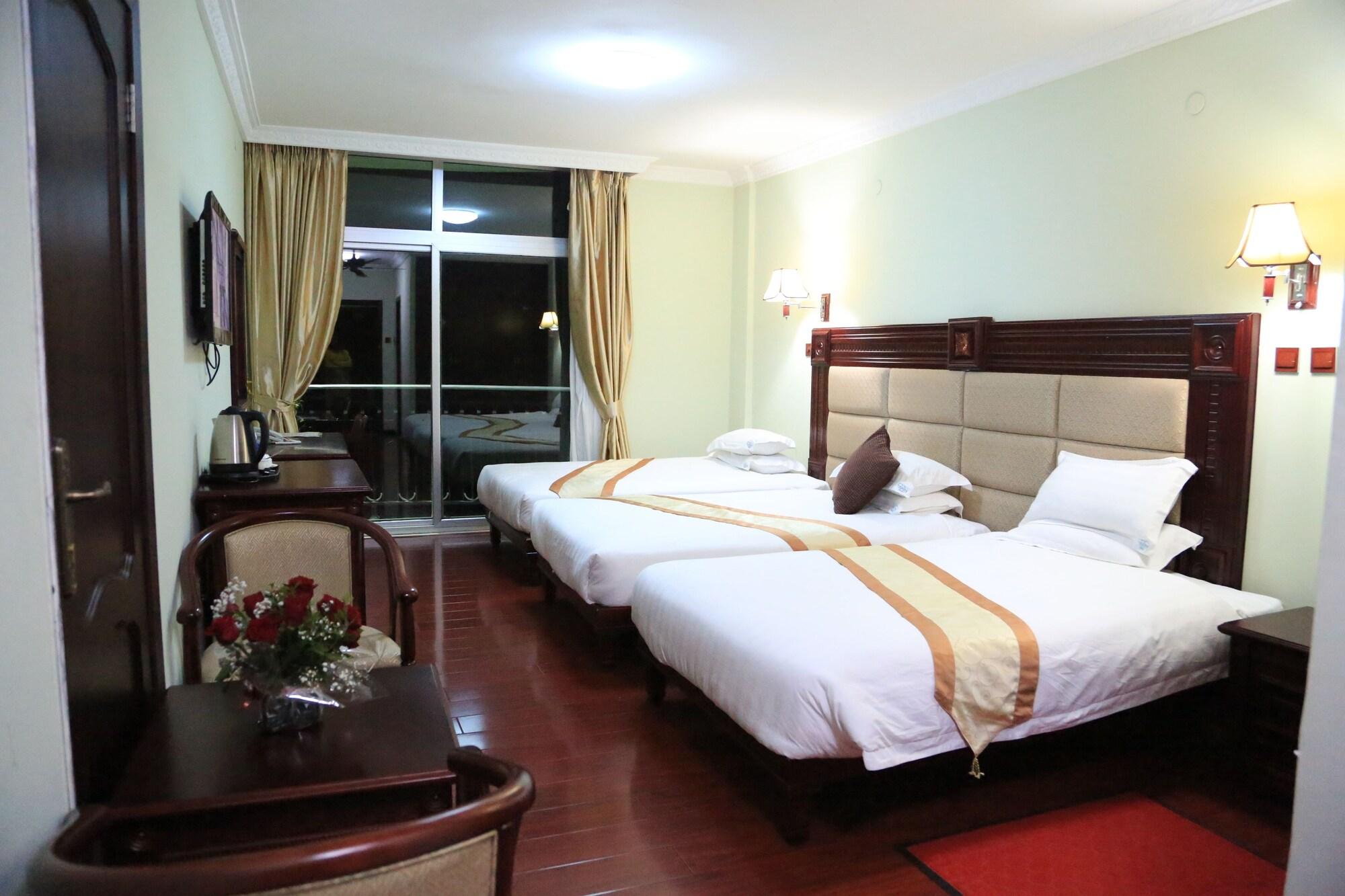 Trinity Hotel 11/43