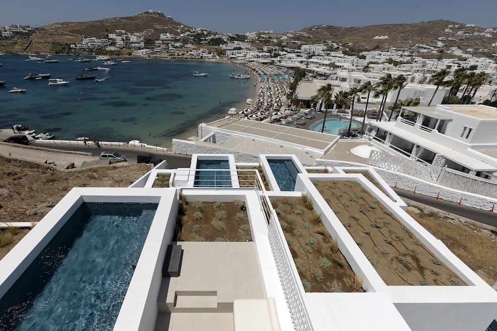 CUBIC Mykonos Seafront Design Suites 30/58