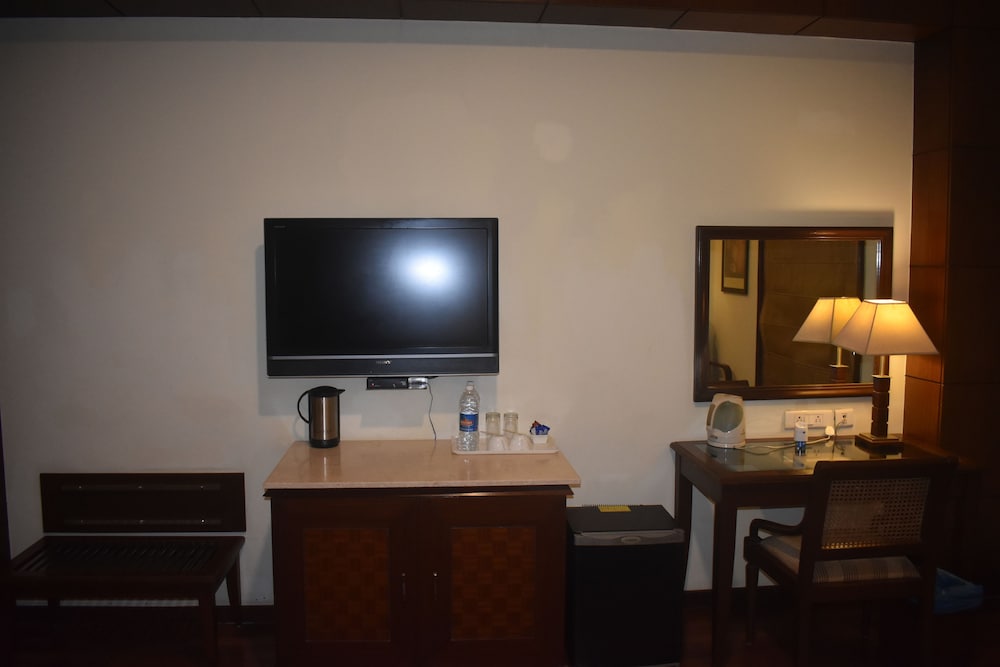 The Ocean Pearl Retreat 25/26