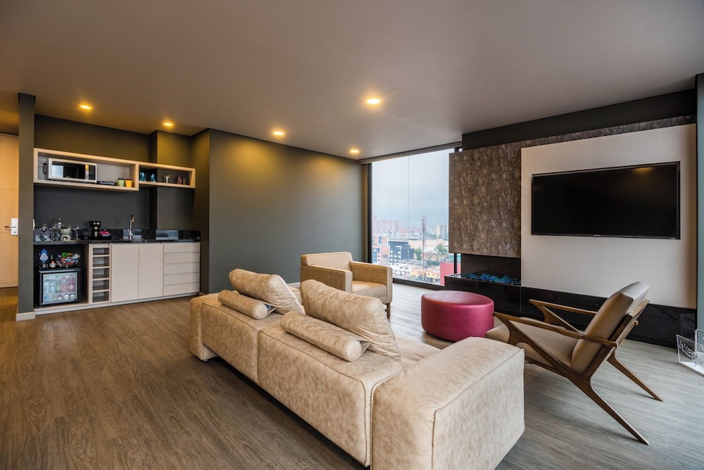 Hotel Black Tower Premium 44/70