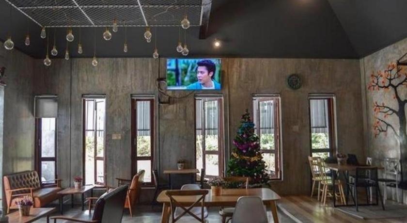 Na Na Hani Hotel Ubon 35/37