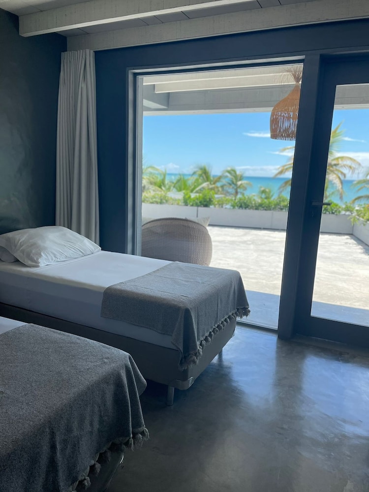 Club de Mar Condo Hotel 22/50