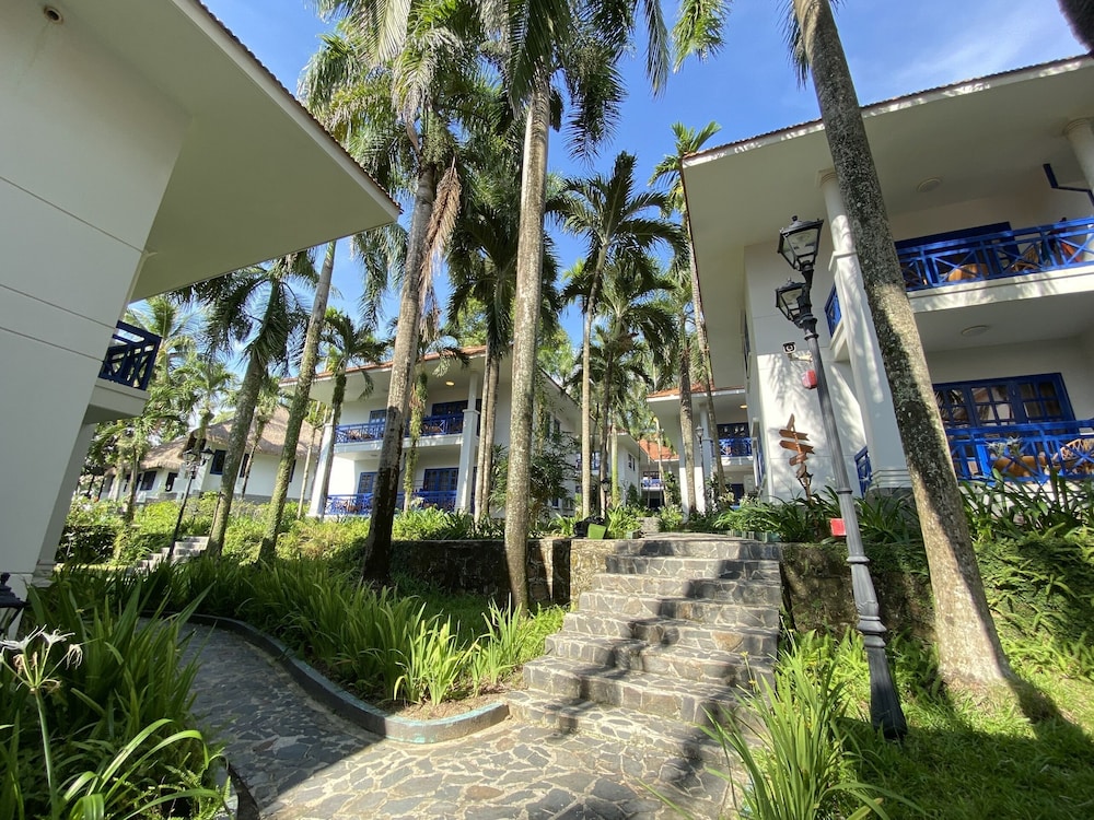 L'Azure Resort and Spa (ex Sasco Blue Lagoon Resort) 42/50