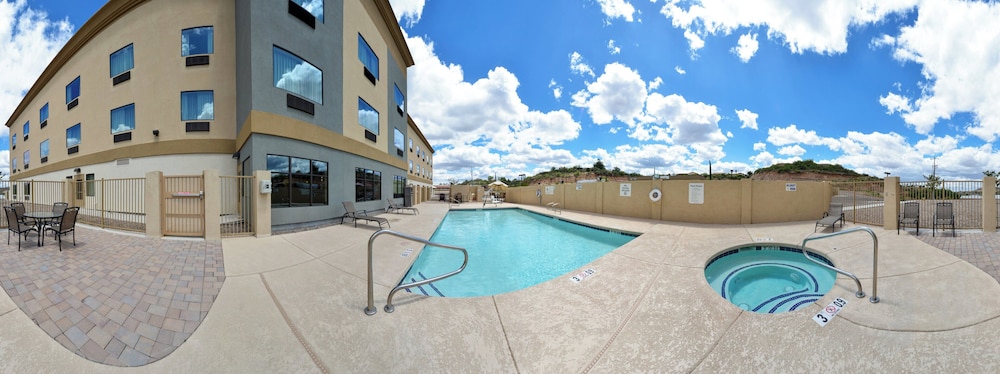 Holiday Inn And Suites Globe 50/55