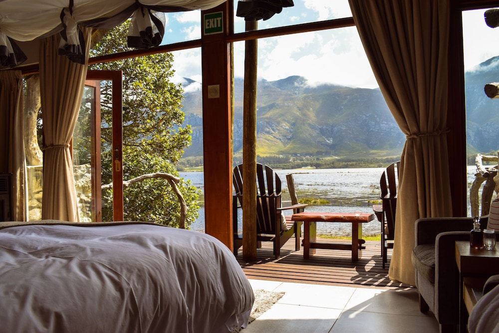MOSAIC Lagoon Lodge 5/50