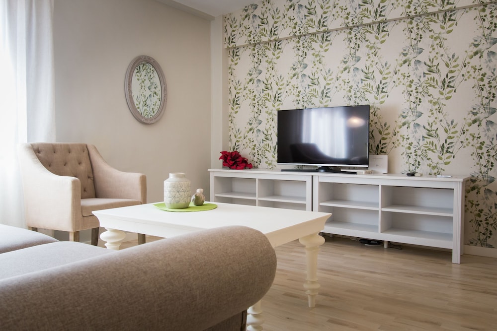 HOLIDAYS2MALAGA SUITES APARTMENTS 15/51