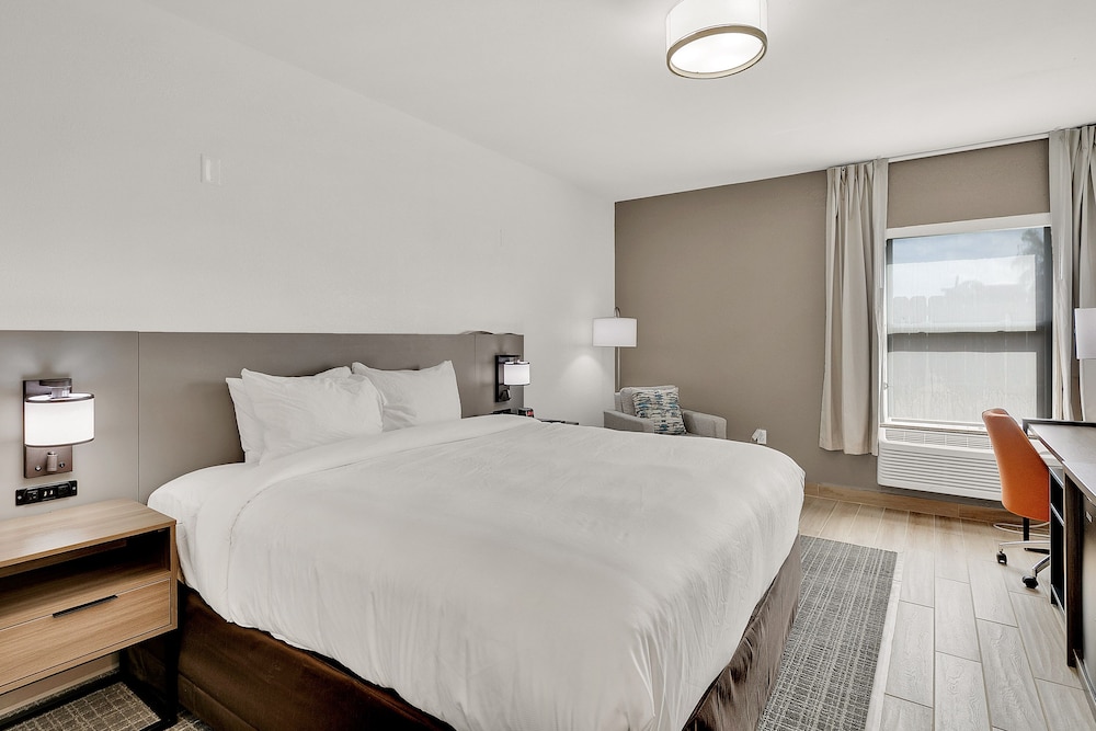 STANDARD, KING BED