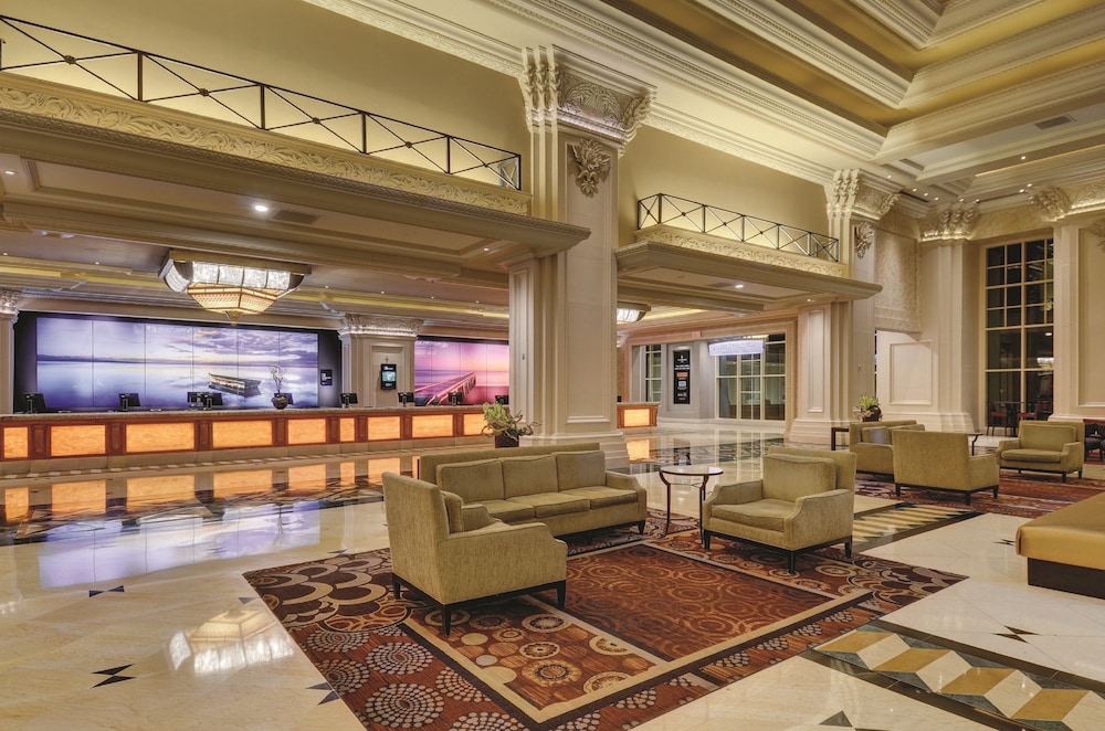 Mandalay Bay Resort and Casino 33/48