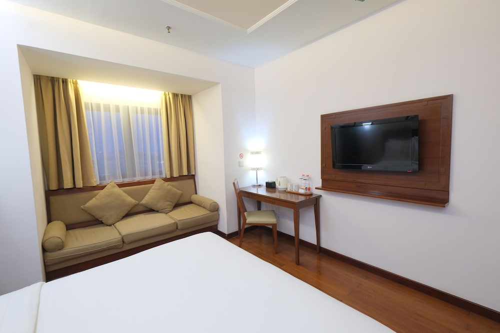 Grand Orchid Hotel 19/23