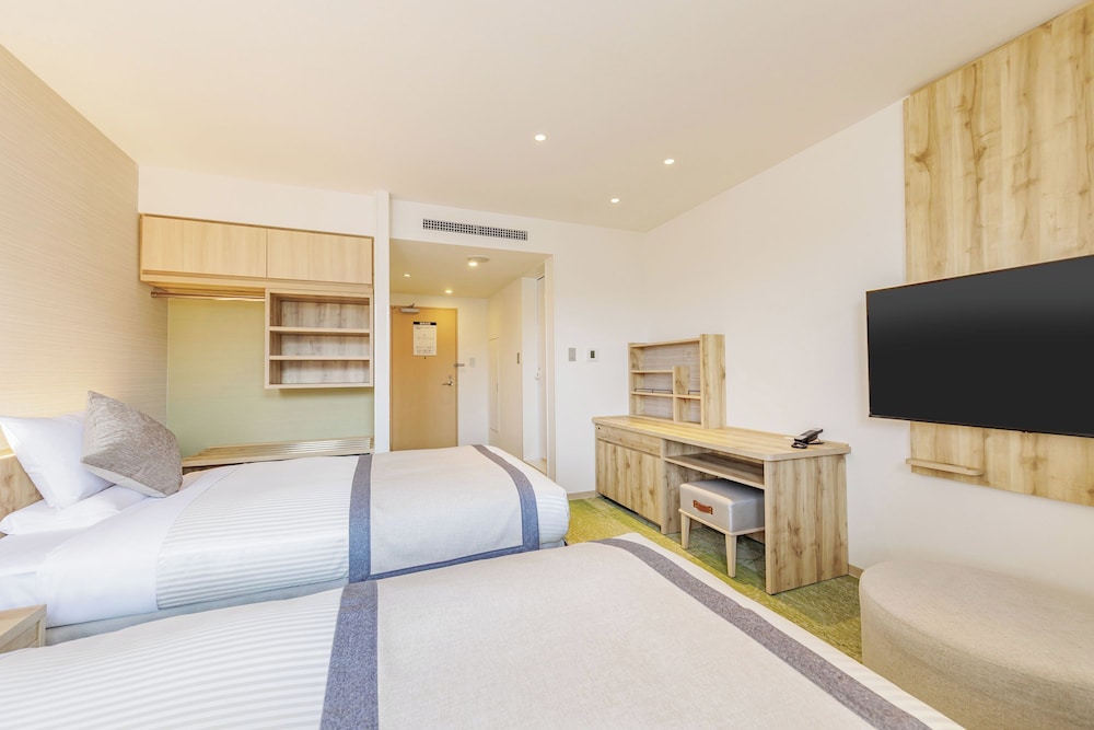 SUPERIOR, TWIN BEDS, PRIVATE BATHROOM