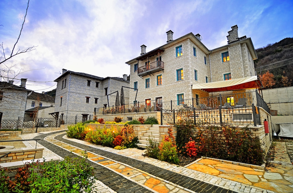 Zagori Suites 3/72