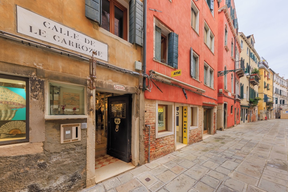 Ca Dell Arte Hotel 66/71