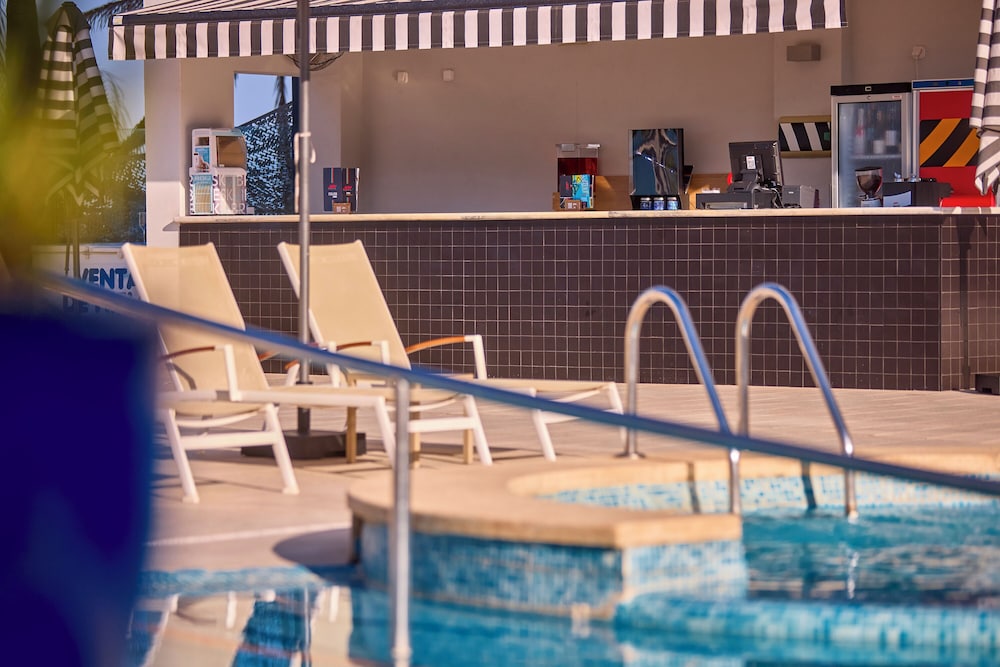 Universal Hotel Neptuno - Adults Only 67/69