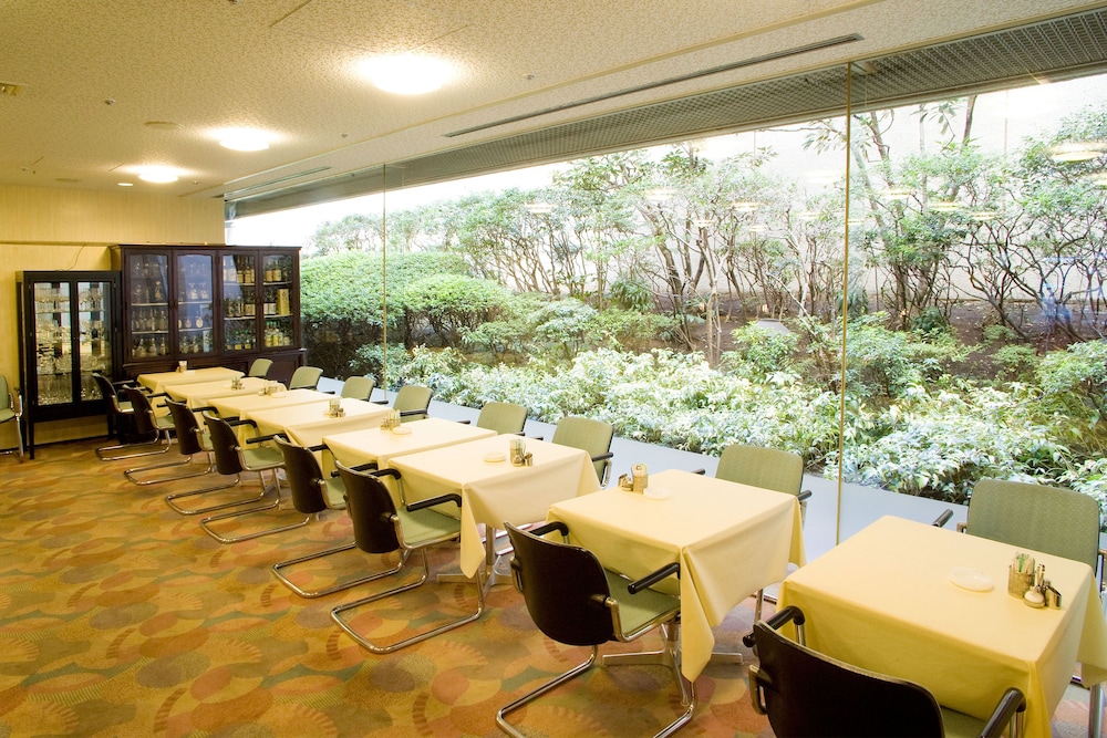 Tokyo Grand Hotel 35/48