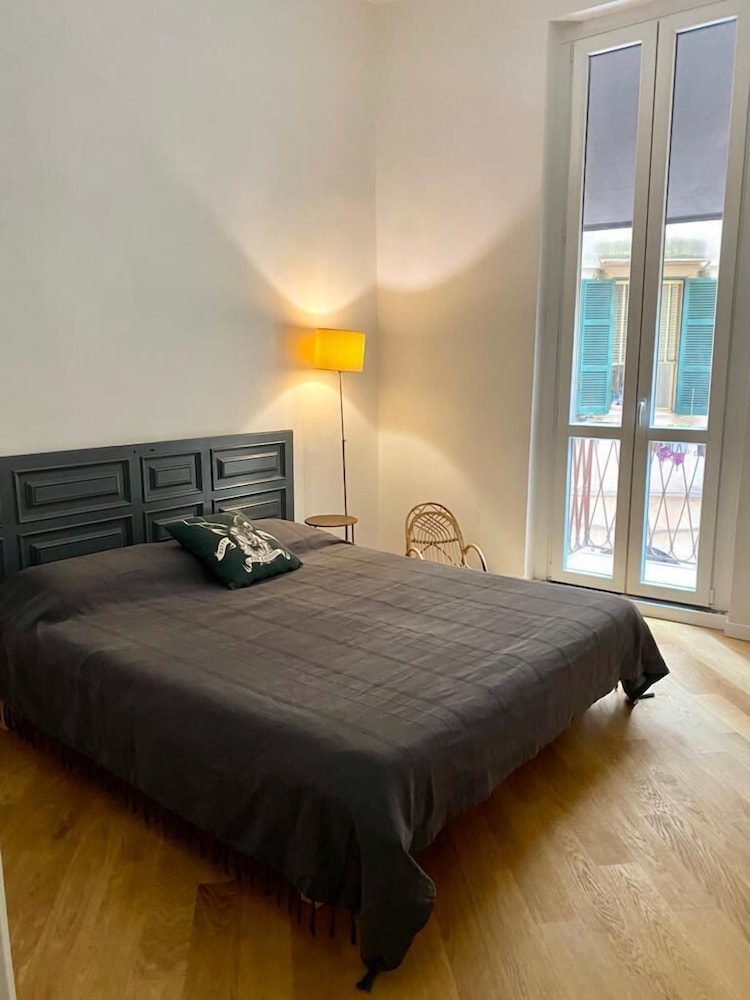 1 BEDROOM, LOFT, CITY VIEW