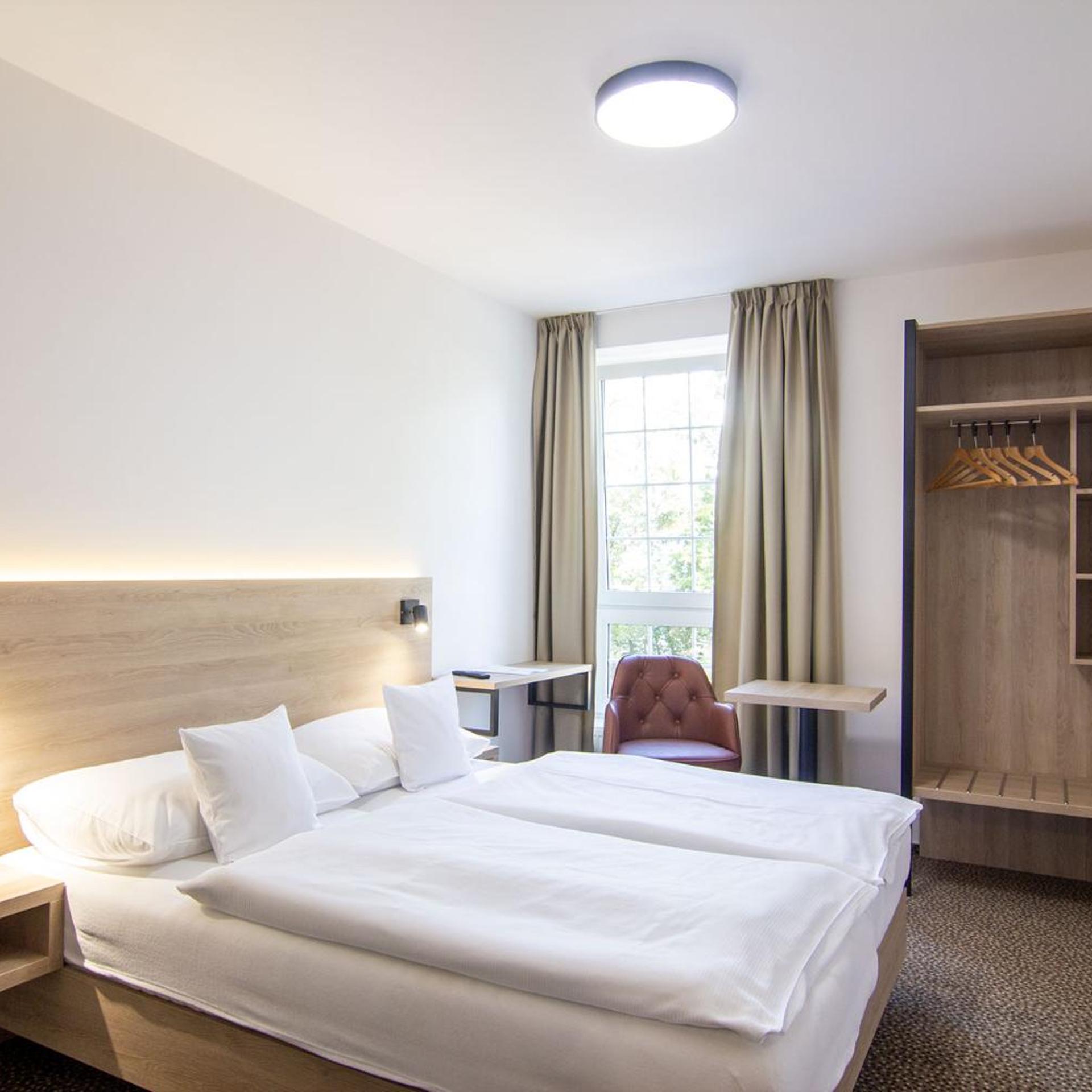 Hotel Avion 9/51