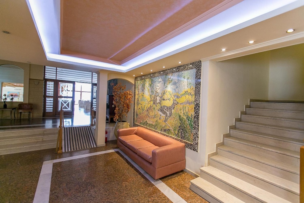Tzaki Hotel 21/42