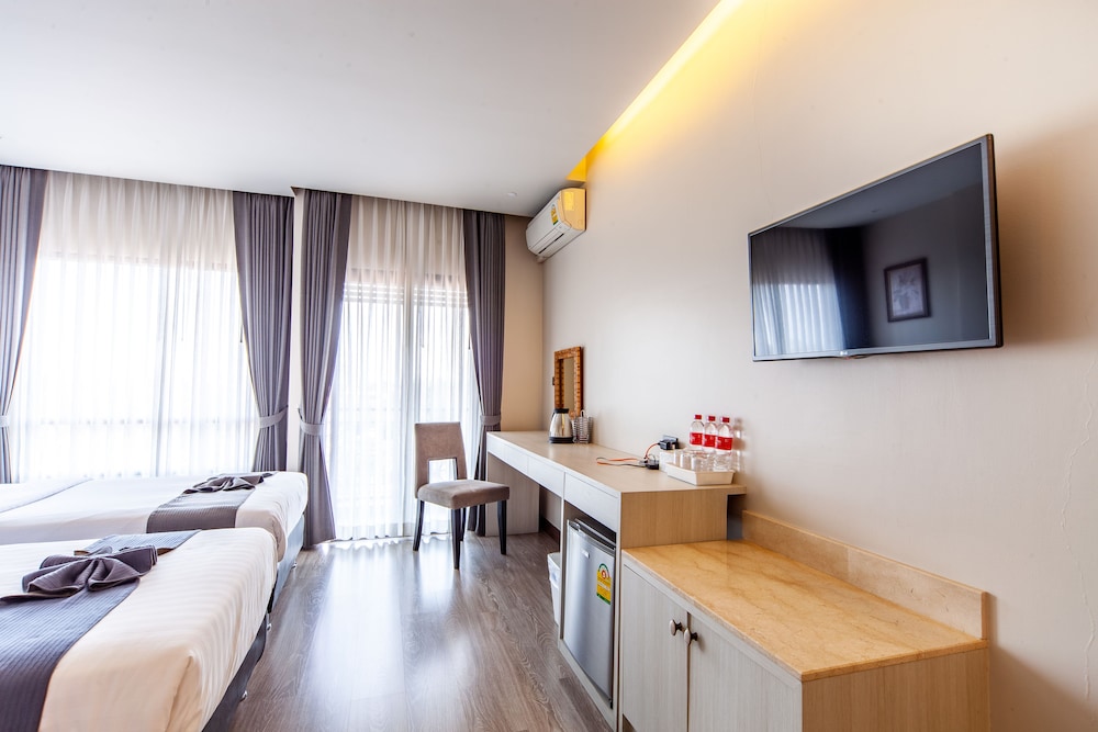 Rung Aroon Hotel By Le Siri 18/50