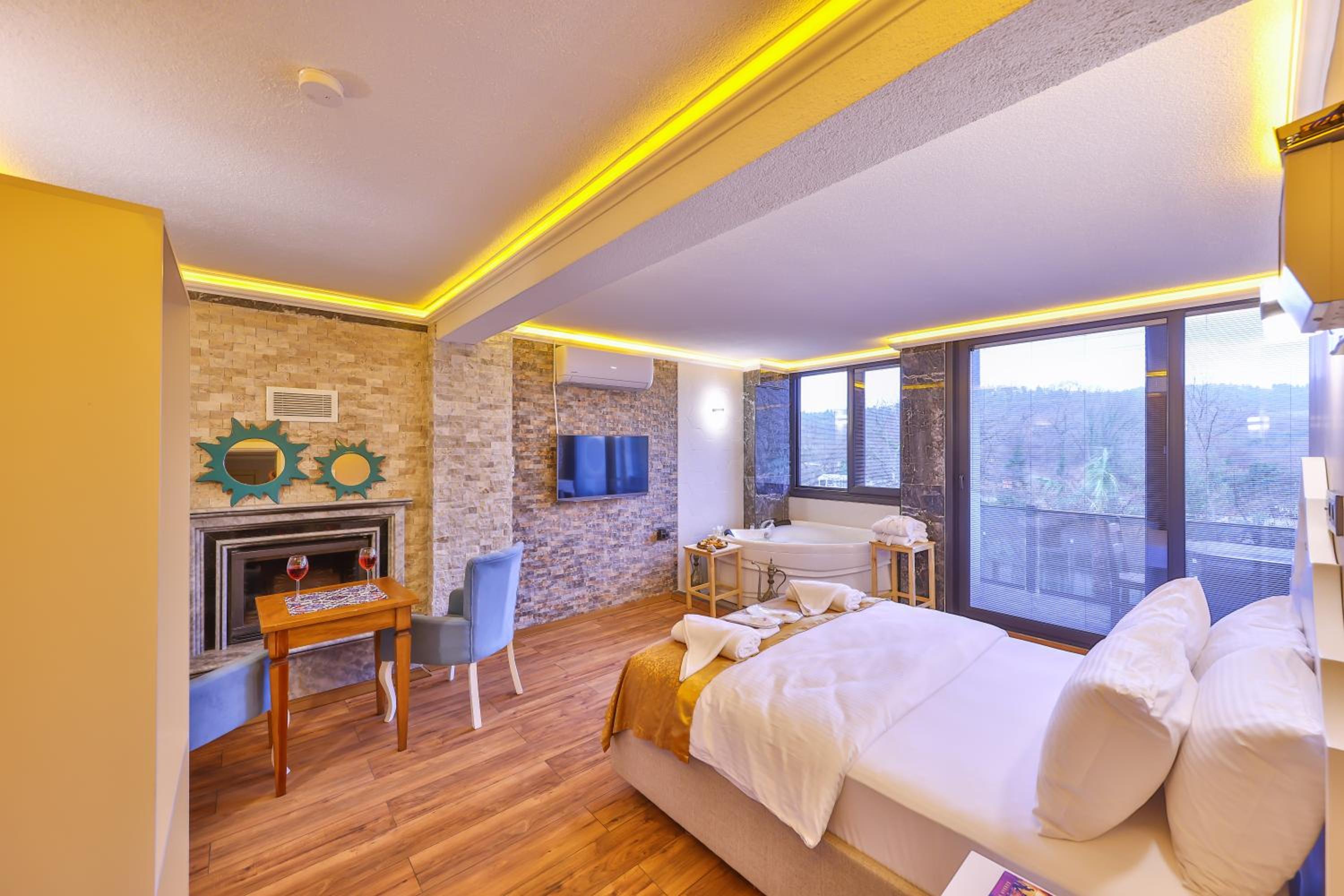 Room, Double Bed, Lake View