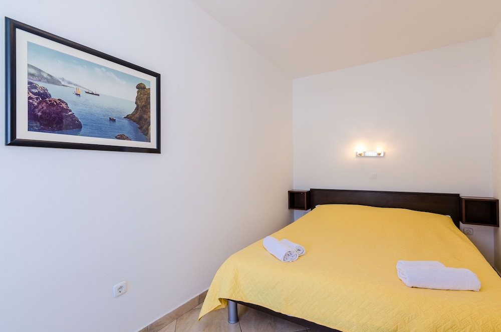 ORKA APARTMENTS 36/75