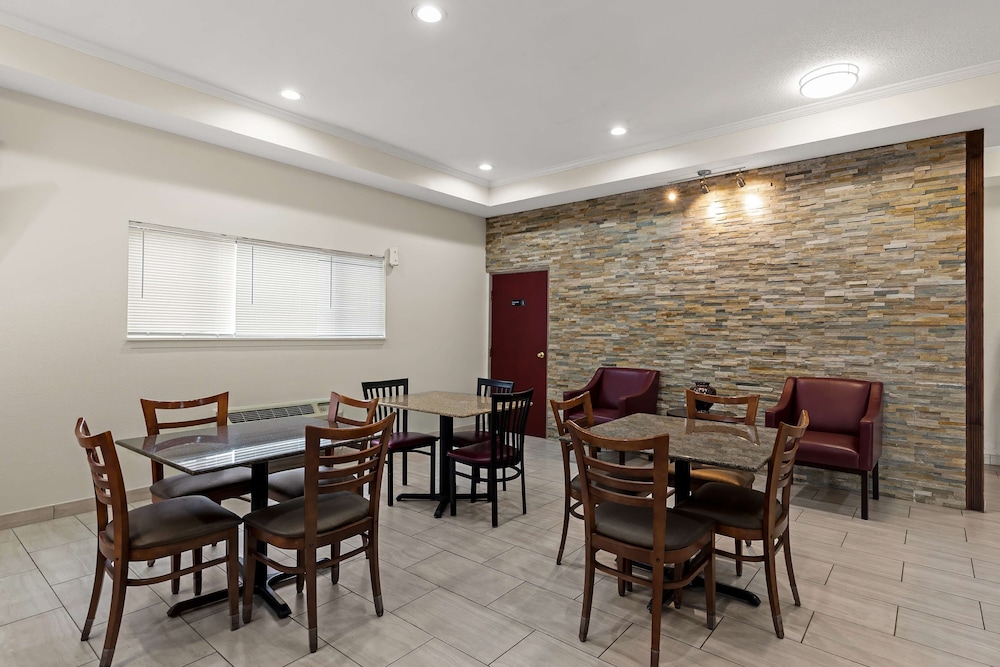 Red Lion Inn & Suites Caseyville 24/31
