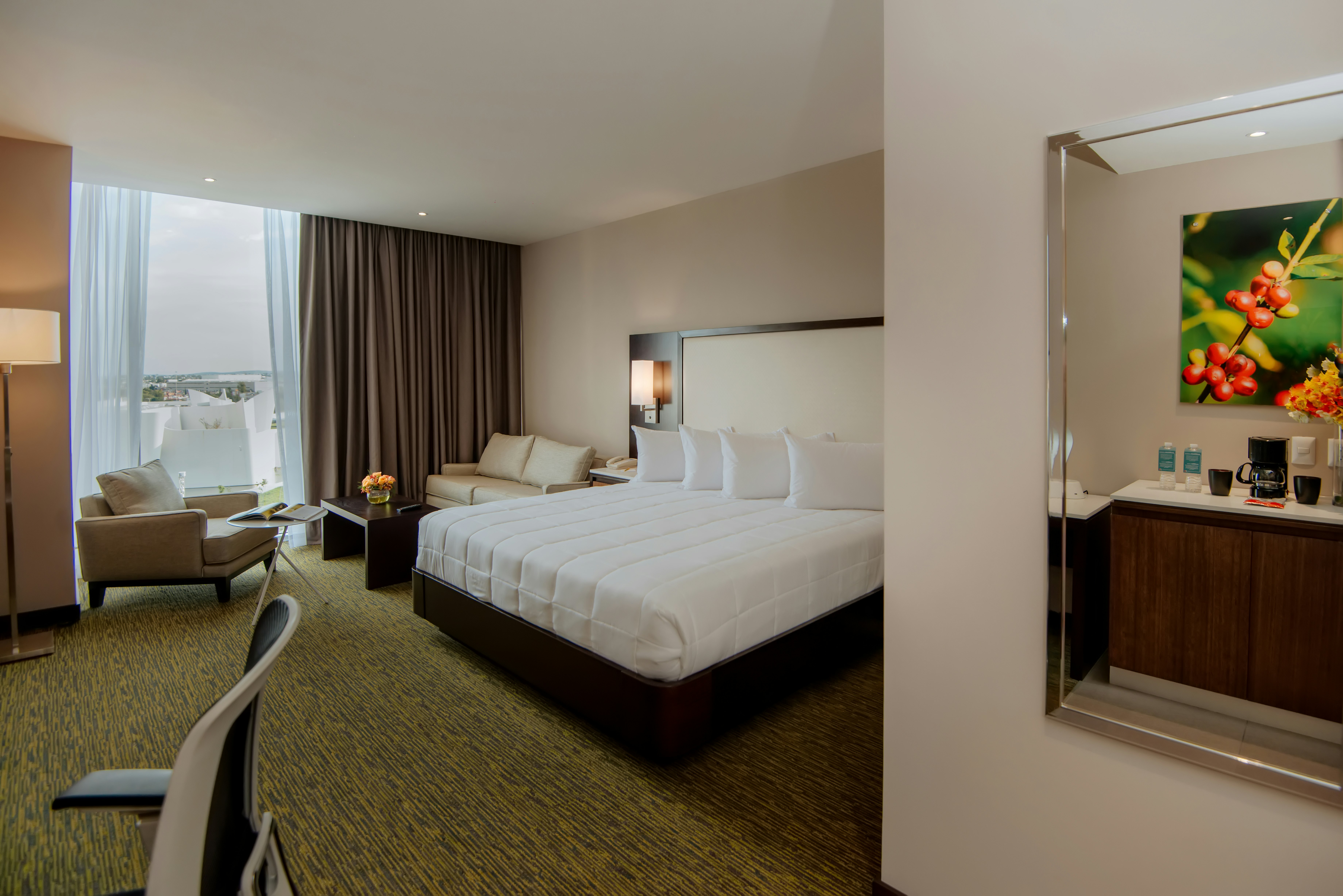 1 BEDROOM, SUITE, KING BED