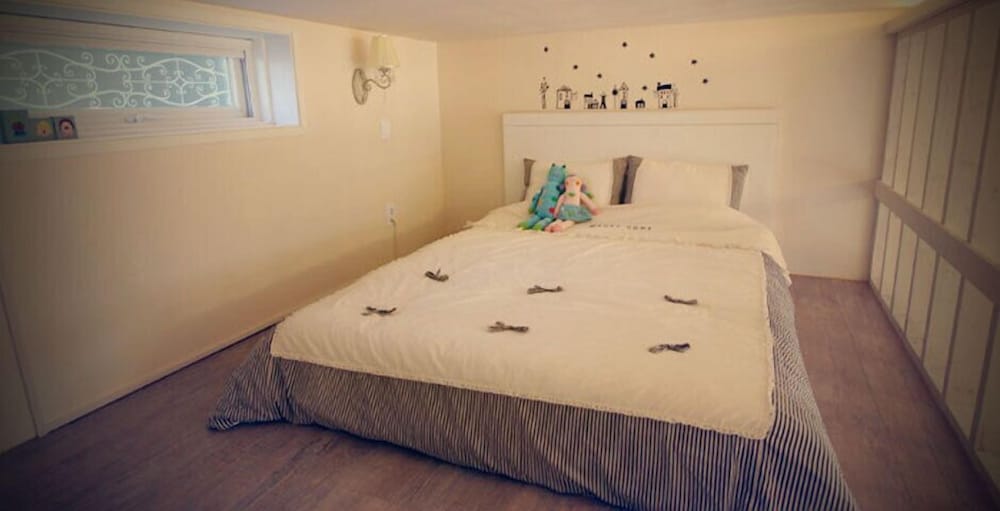 Gangneung Rooftop Moonlight Pension 5/17