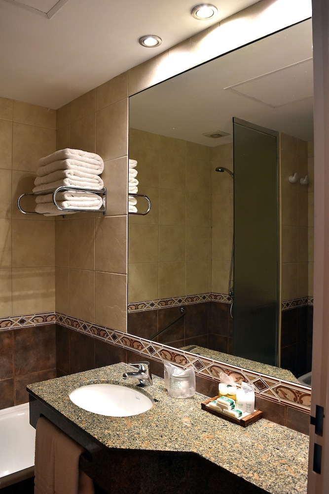 Tower Inn & Suites San Rafael 47/51