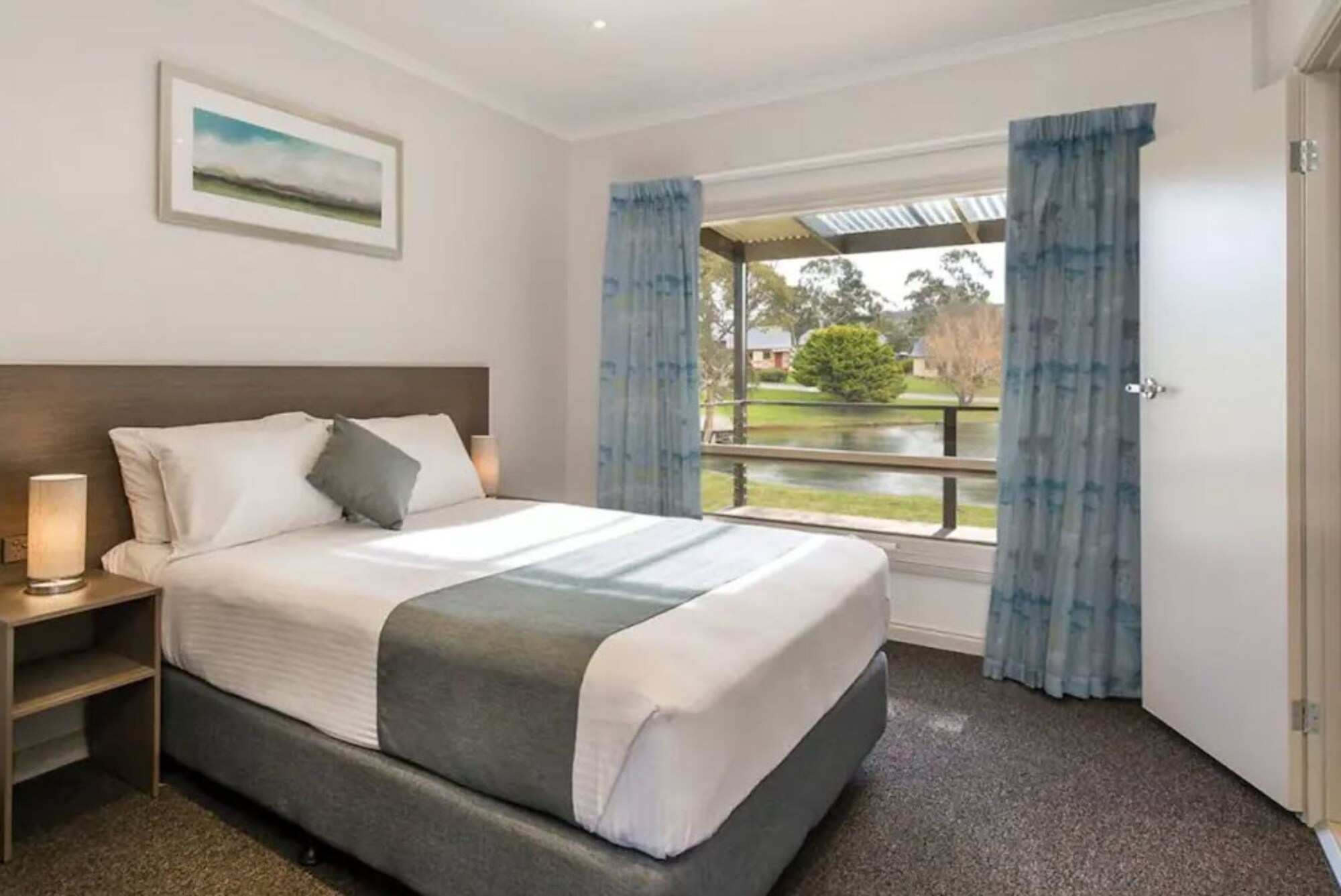 1 BEDROOM, SUPERIOR, LAKE VIEW