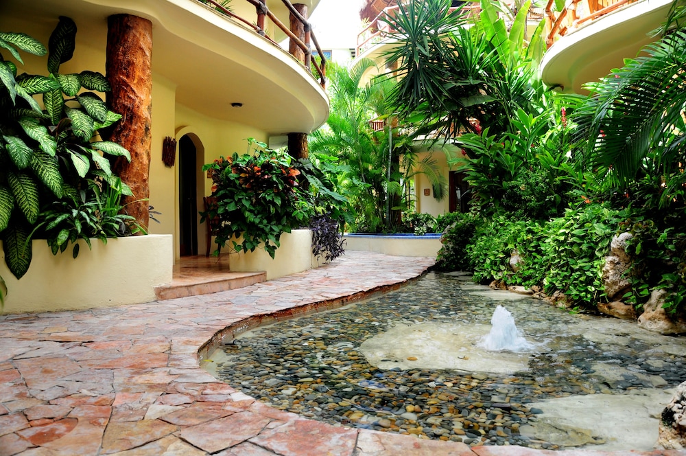 Villas Sacbe Condo Hotel 41/49