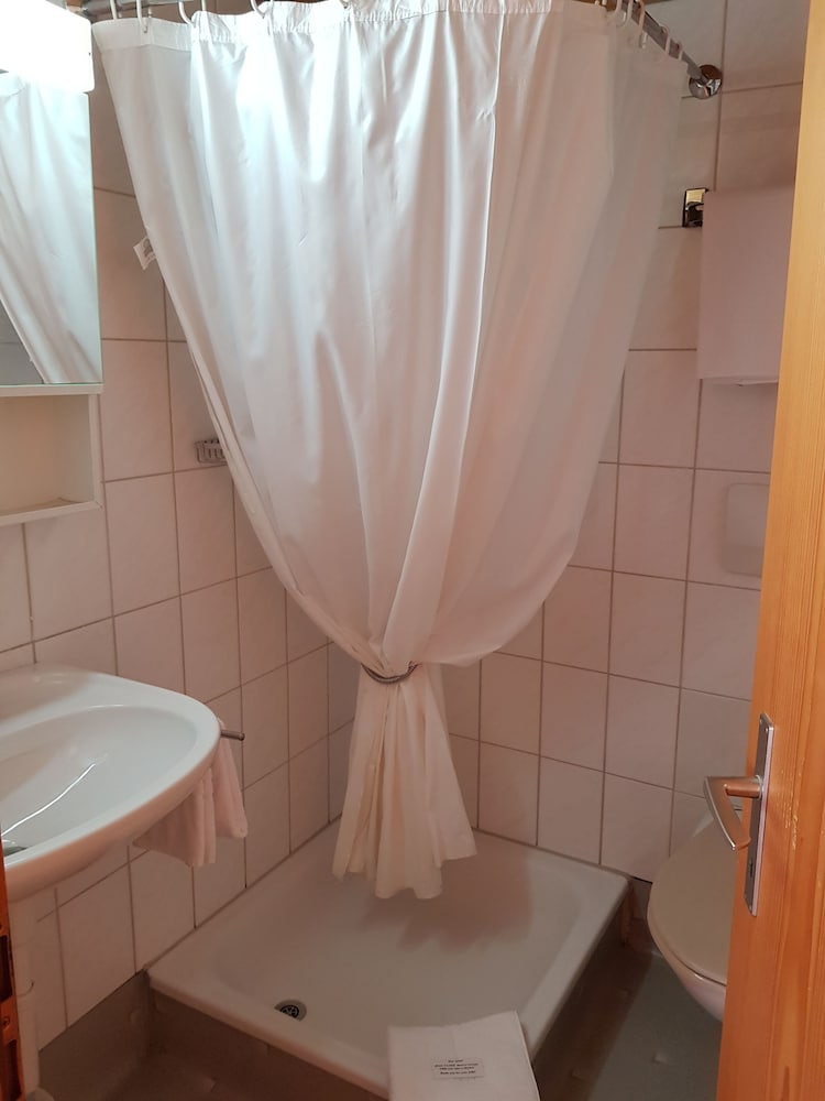 Gasthof Schoenegg 46/50