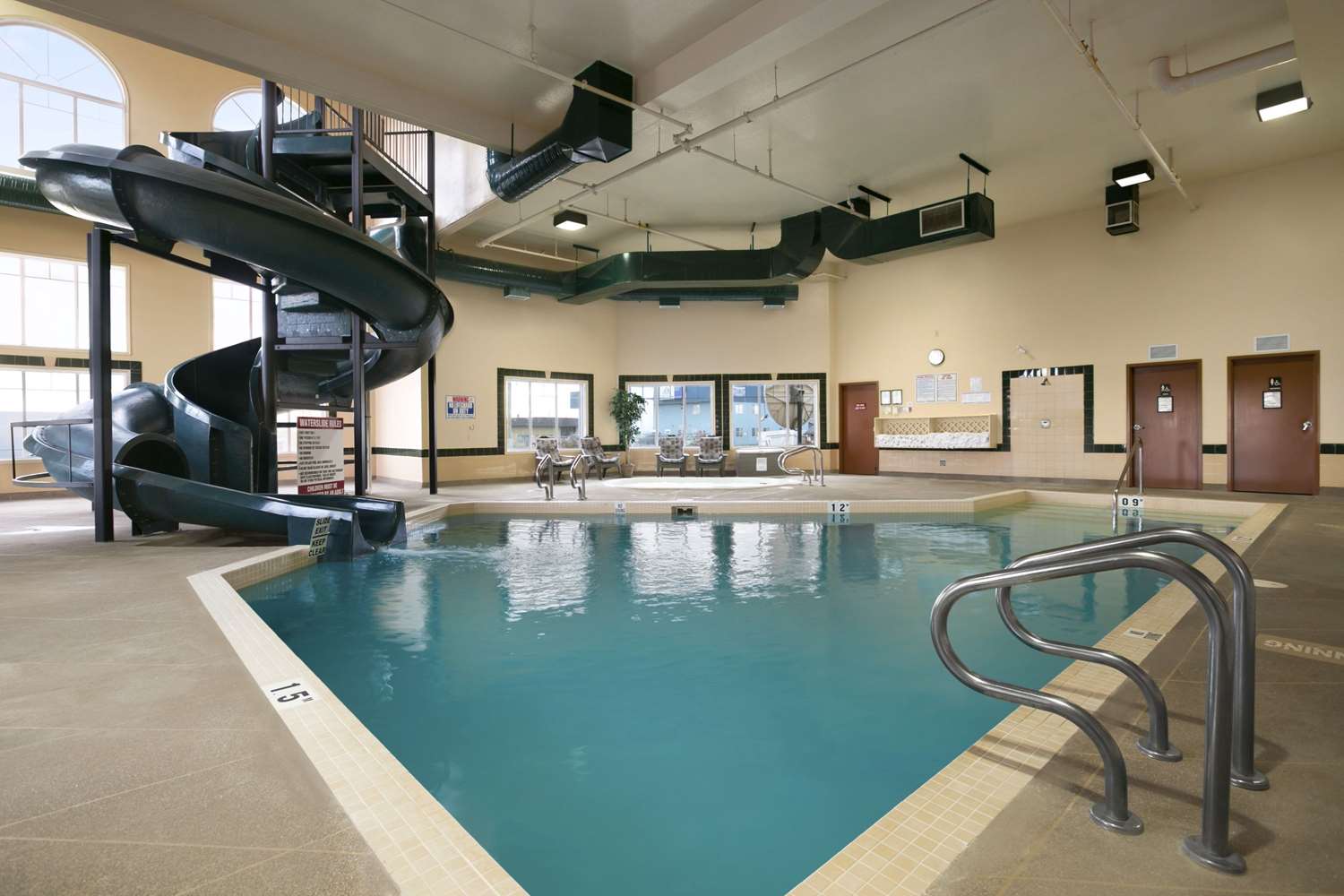 Super 8 By Wyndham Fort Nelson Bc 2/8
