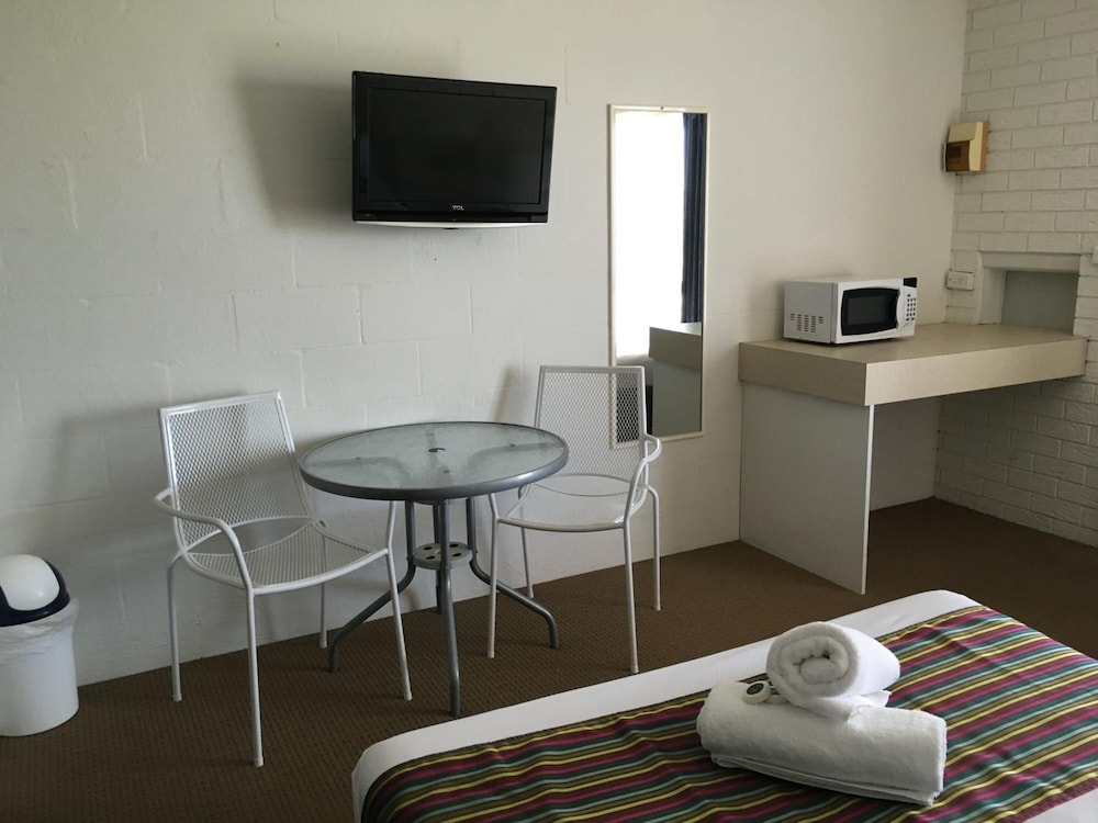 Capricorn Motor Inn 40/55