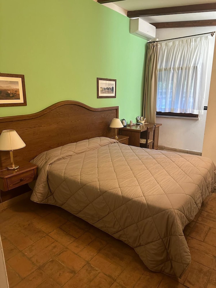 CLASSIC, DOUBLE OR TWIN BED, PATIO