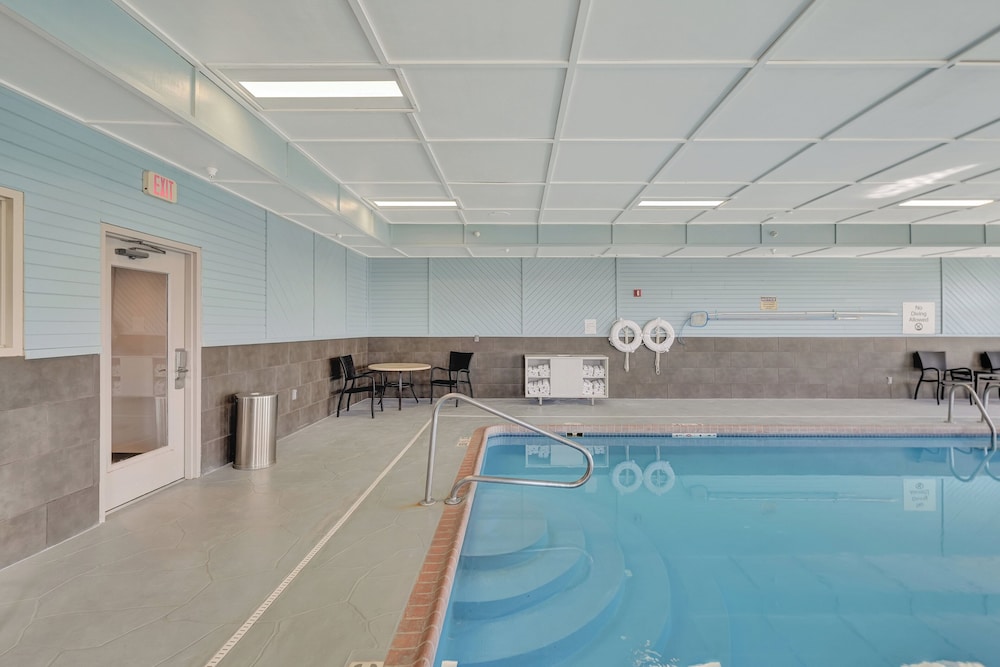 Holiday Inn Express Hotel Suites Beatrice 34/76