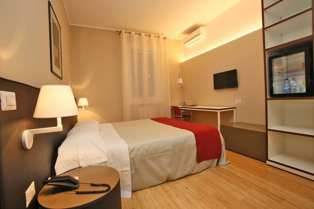 ROOM, DOUBLE BED, ANNEX