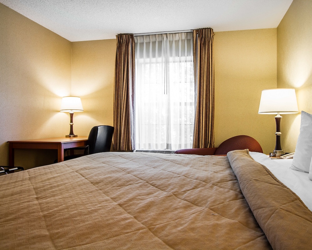 Quality Inn At Bangor Mall 12/36