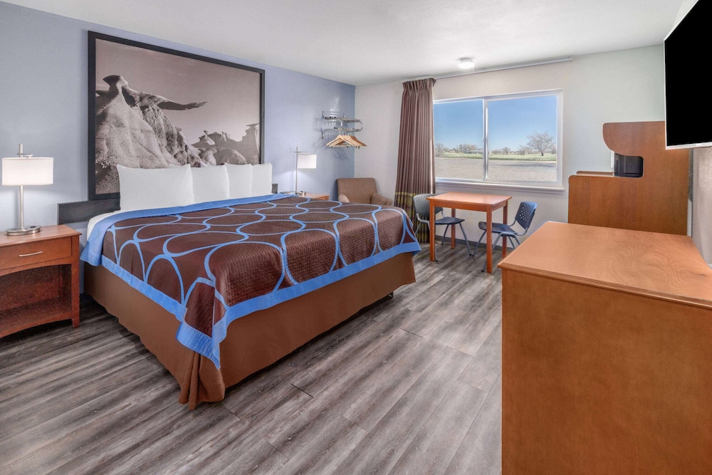 Super 8 by Wyndham Clayton 11/28