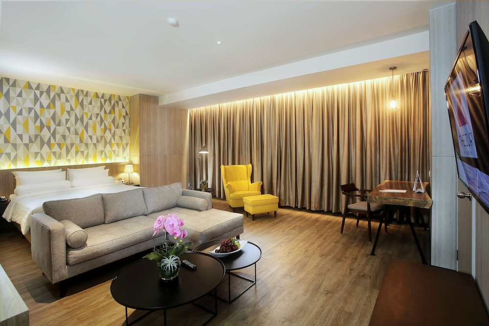 The Zuri Palembang 38/58