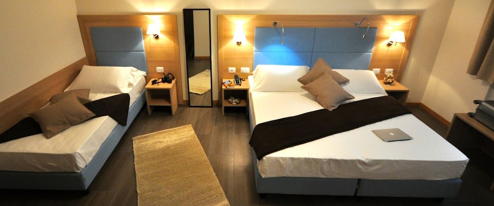 Hotel 325 Tor Vergata 5/28