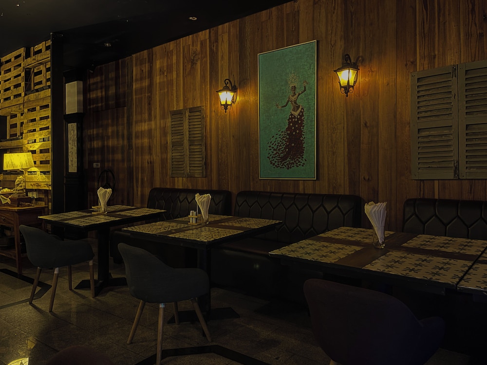 Pacific Hotel 48/66