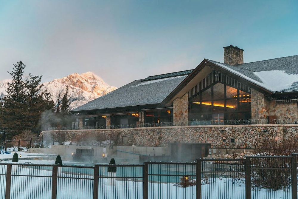 Fairmont Jasper Park Lodge 1/79