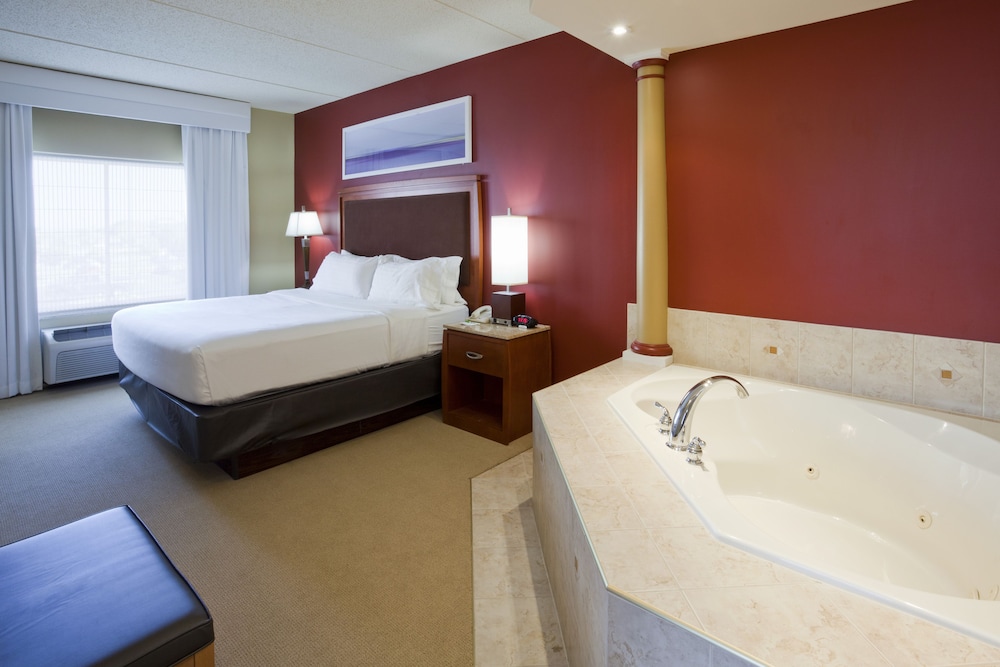 Holiday Inn Hotel Suites Maple Grove Nw Mpls Arbor Lks 32/76