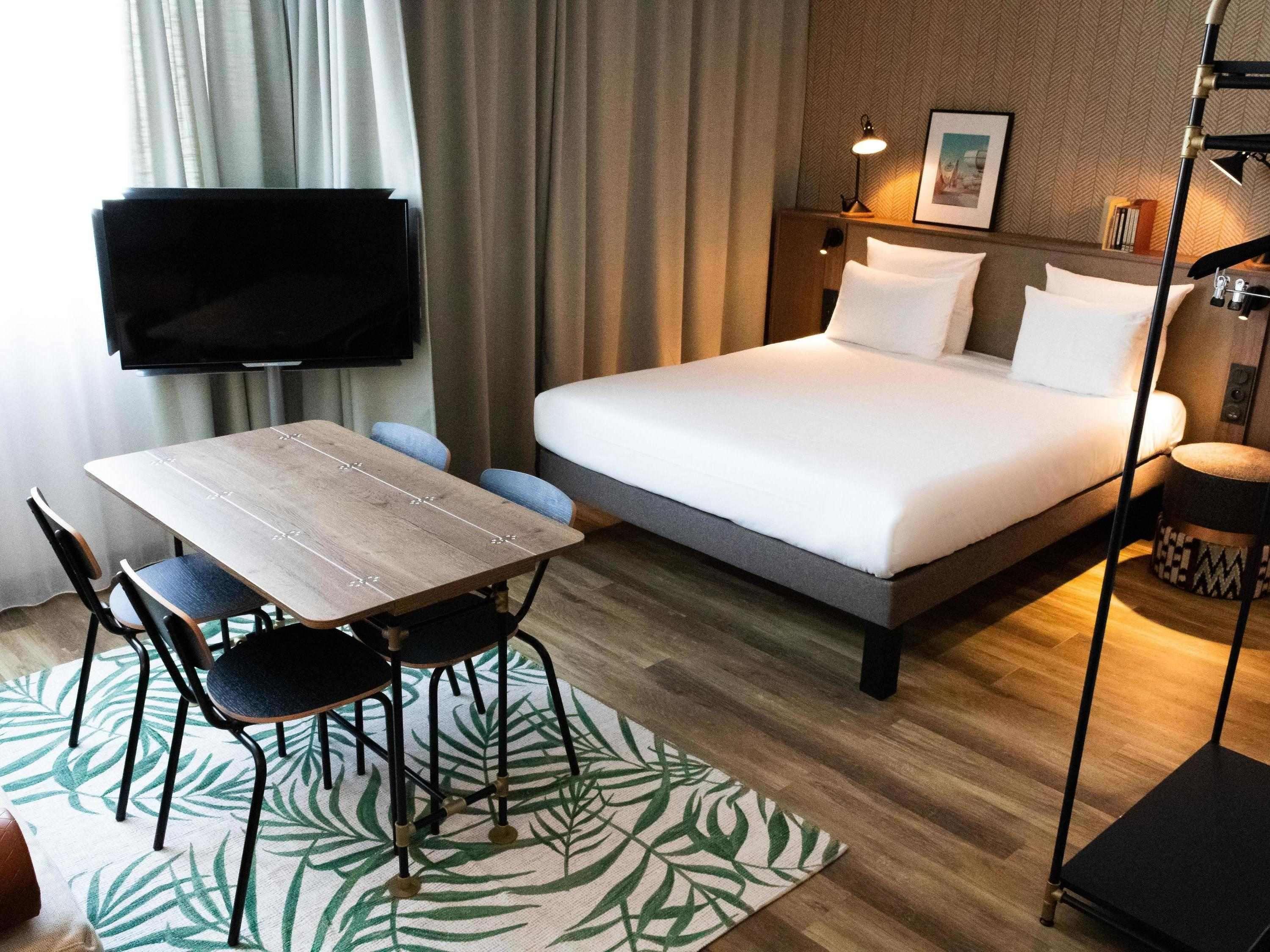 جناح سوبيريور بسرير مزدوج مع أريكة لذوي الإعاقة، Novotel Suites Nice Airport Hotel 2/5