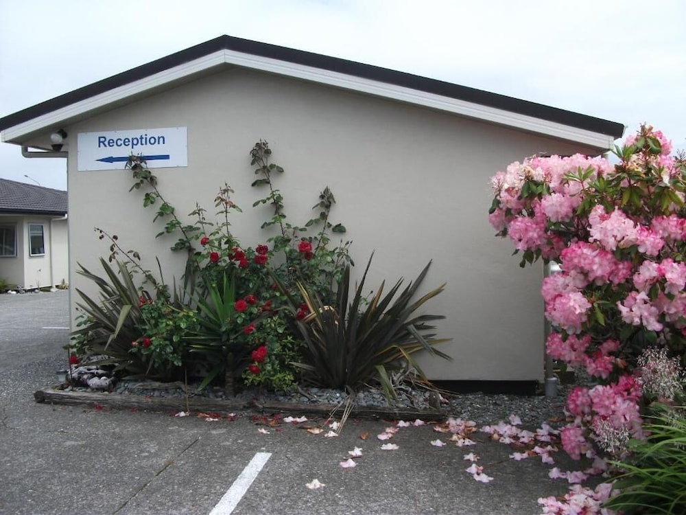 Scenicland Motels 66/69