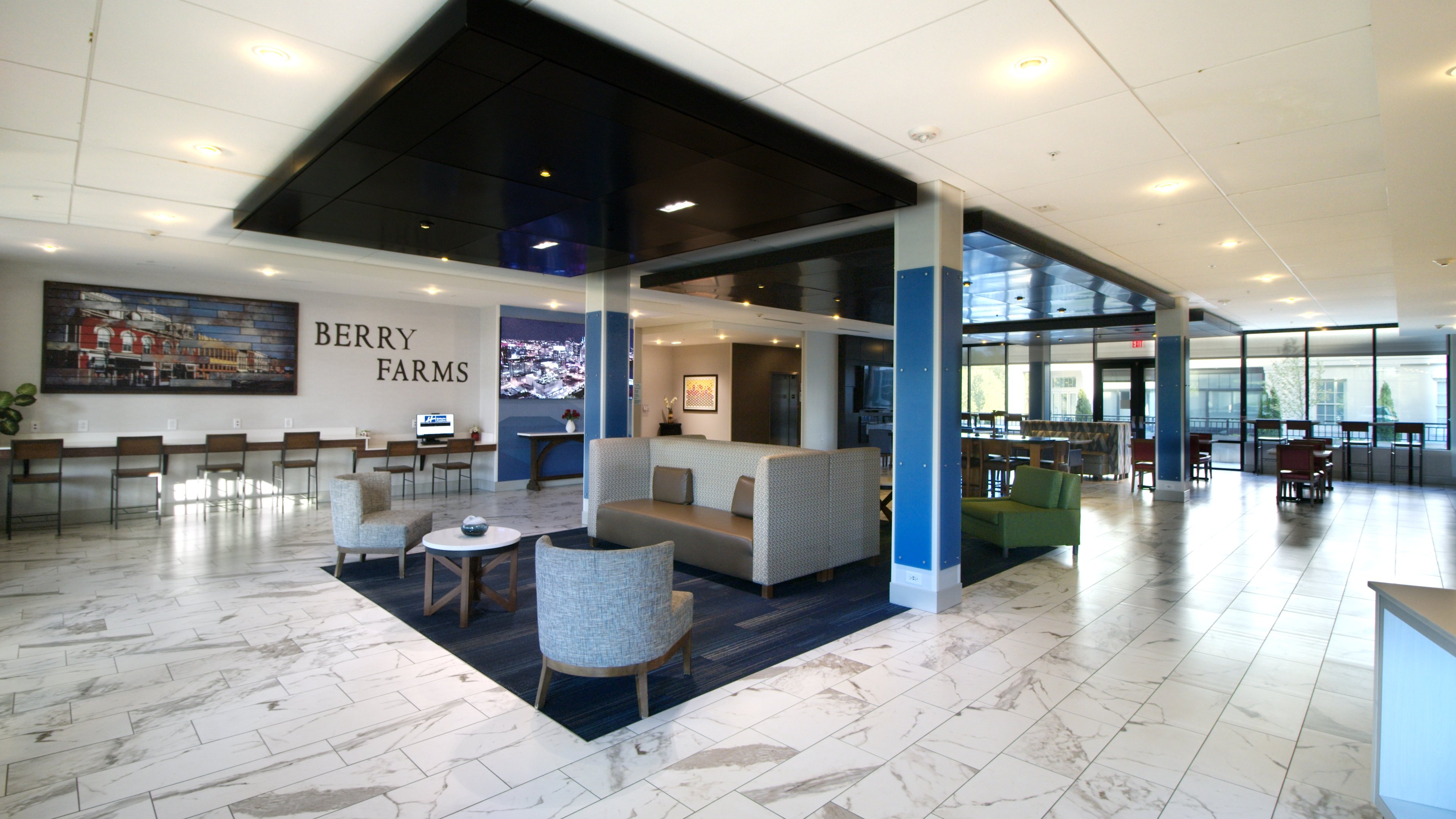 Holiday Inn Express & Suites Franklin - Berry Farms 50/77